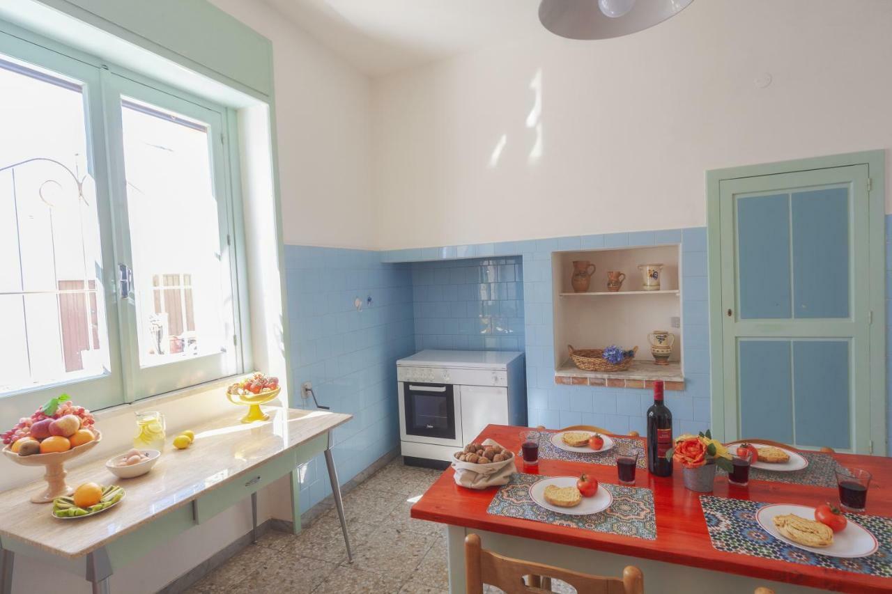 マリーナ・ディ・マンカヴェルサ Casa Mamma Rita - Family Houseヴィラ エクステリア 写真